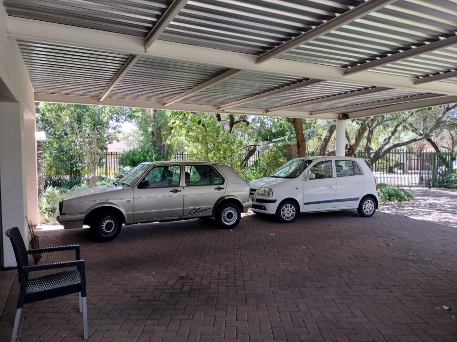 4 Bedroom Property for Sale in Langenhovenpark Free State